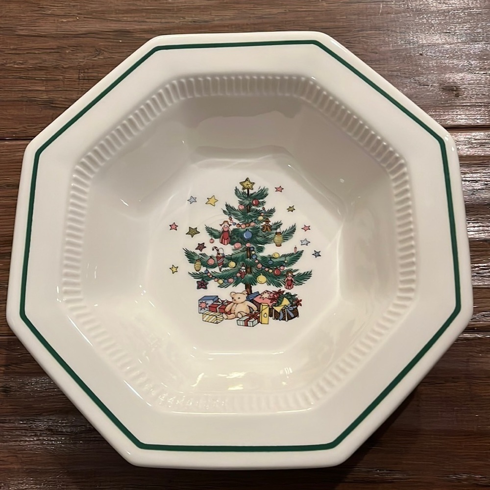 Nikko Ceramics Christmas Bowl